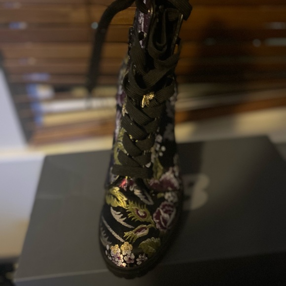 Steve Madden boots - Picture 1 of 3